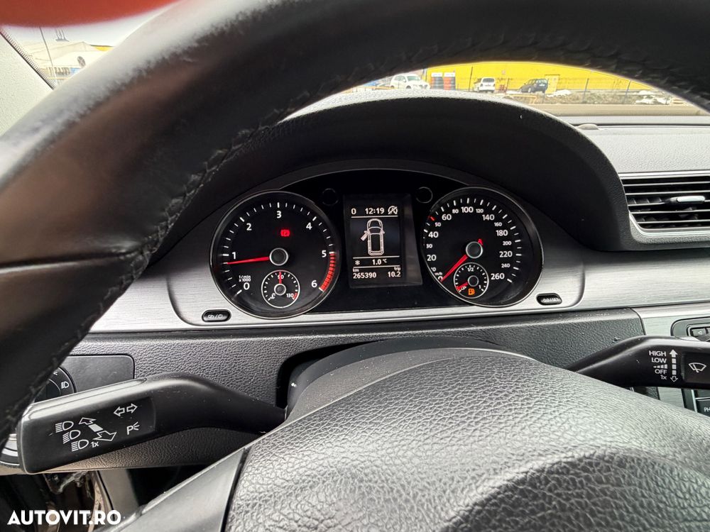 Volkswagen Passat 2.0 TDI BlueMotion Technology Business Edition - 23