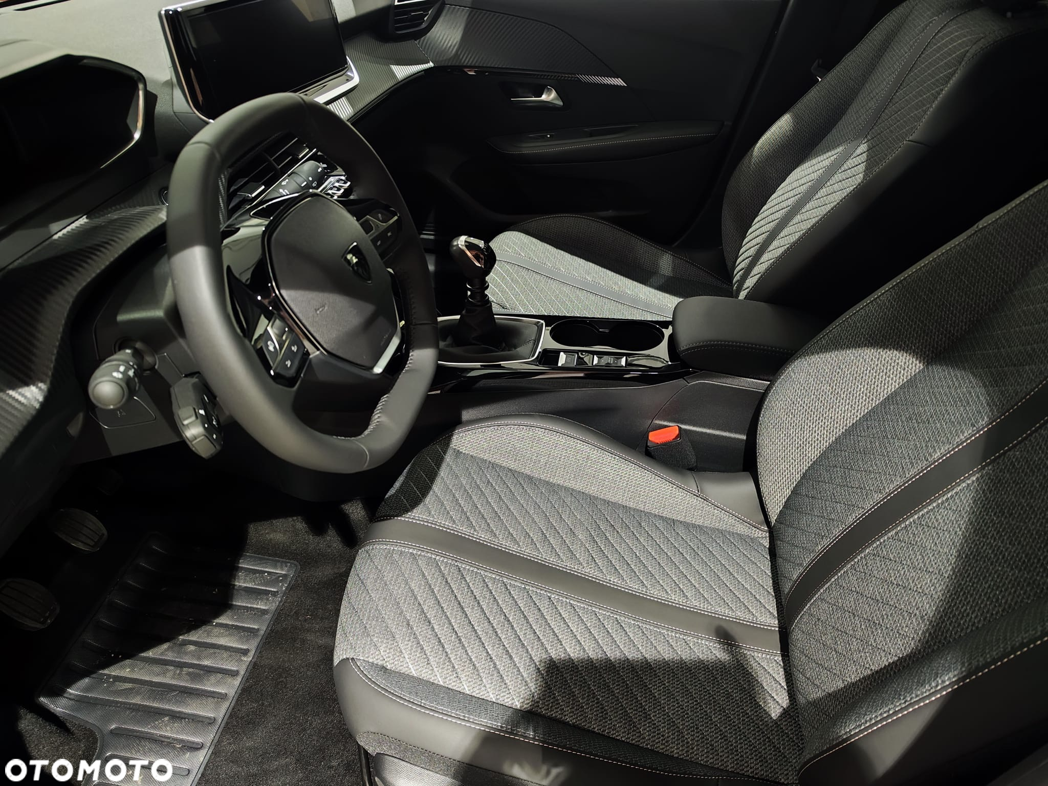 Peugeot 208 1.2 PureTech Allure S&S - 11