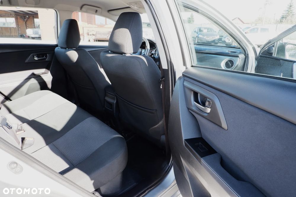 Toyota Auris 1.8 HSD Luna - 11