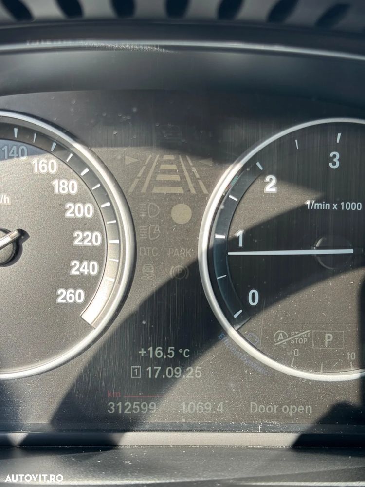 BMW Seria 5 520d - 14