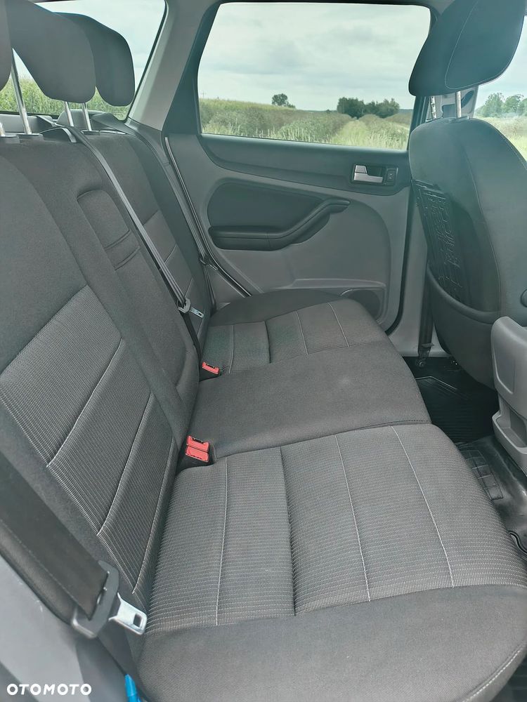 Ford Focus - 30