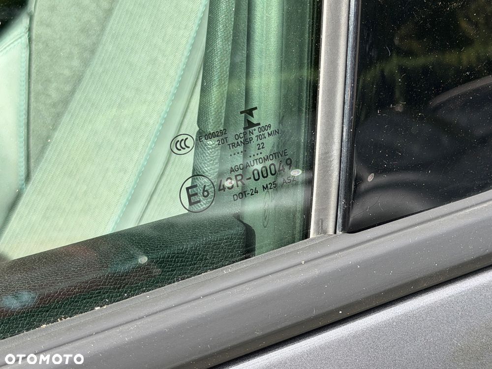 Peugeot 3008 BlueHDi 130 Stop & Start EAT8 Allure - 4