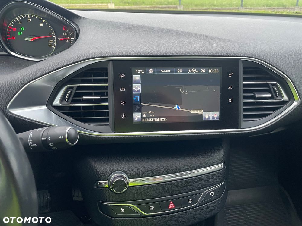 Peugeot 308 2.0 Blue HDi Allure S&S - 14