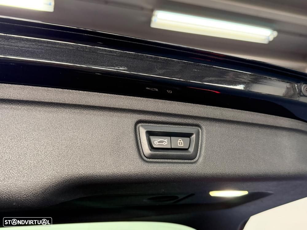 BMW 330 e Aut. M Sport - 44