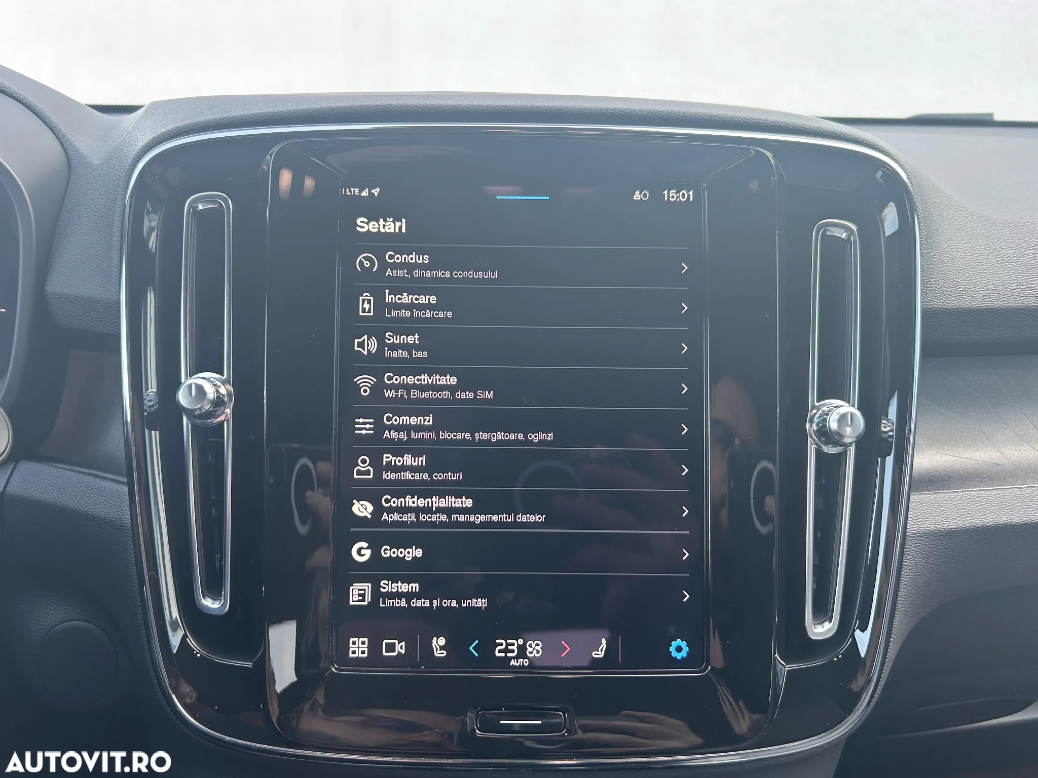 Volvo XC 40 Recharge Twin Motor AWD Plus - 27