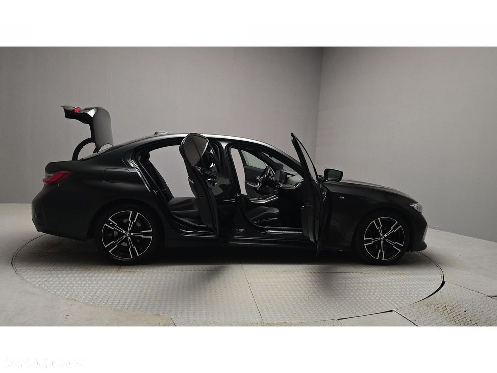 BMW Seria 3 320d xDrive mHEV M Sport - 13