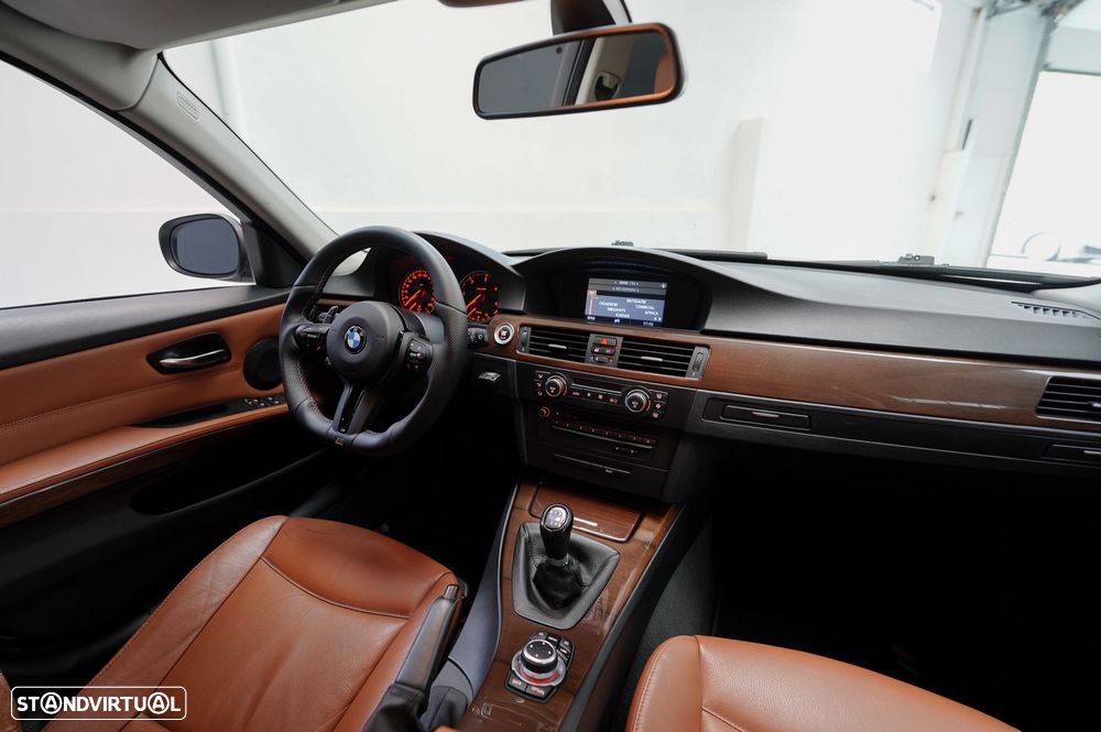 BMW 318 d Navigation Sport - 2
