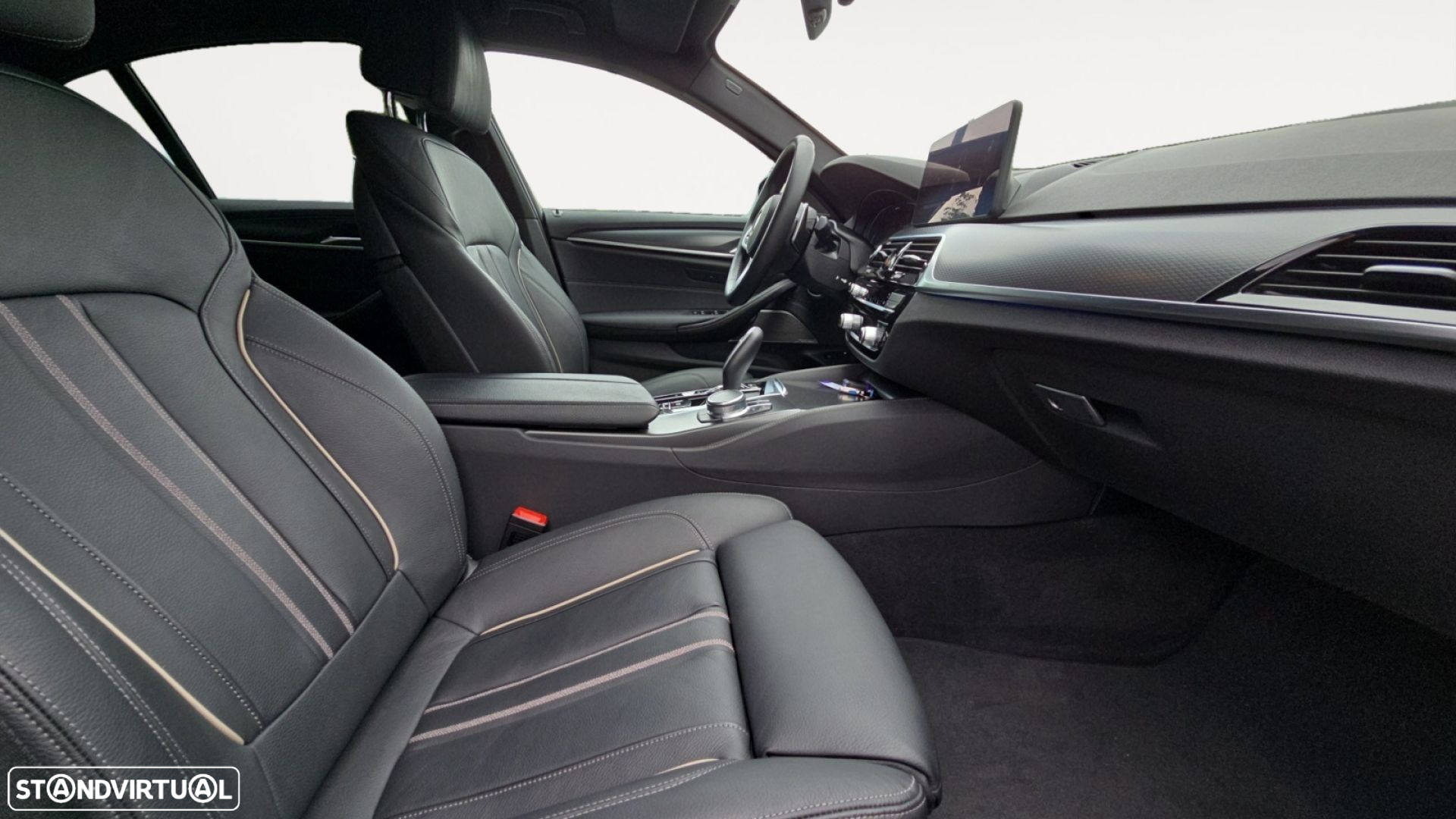 BMW 545 e xDrive Pack M - 10