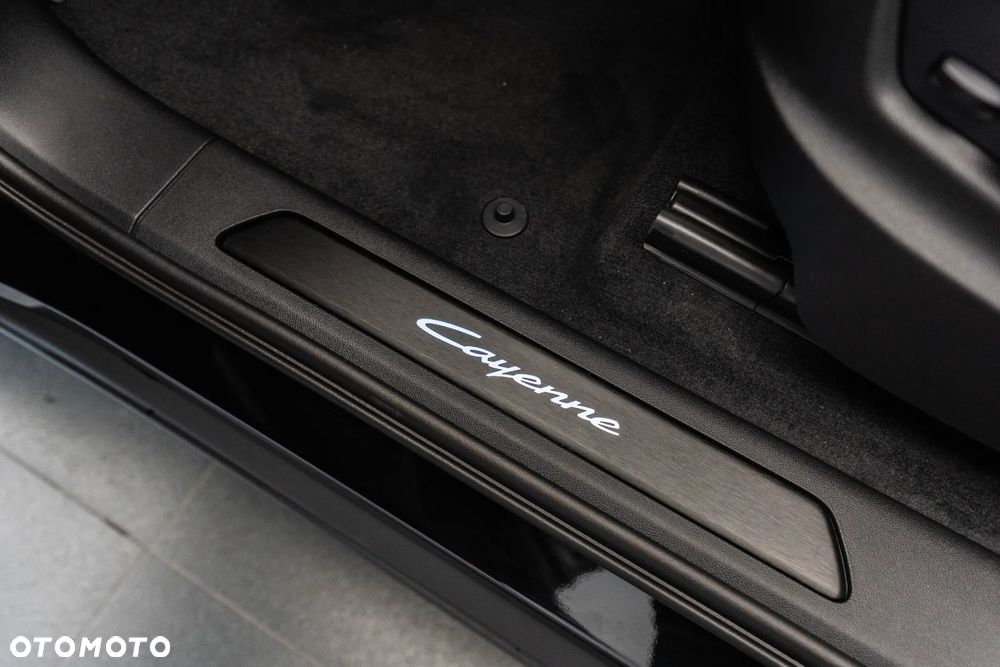 Porsche Cayenne E-Hybrid PHEV Black Edition - 26