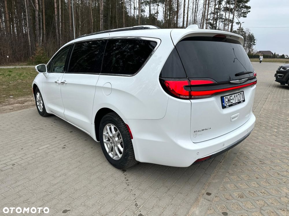 Chrysler Pacifica - 5