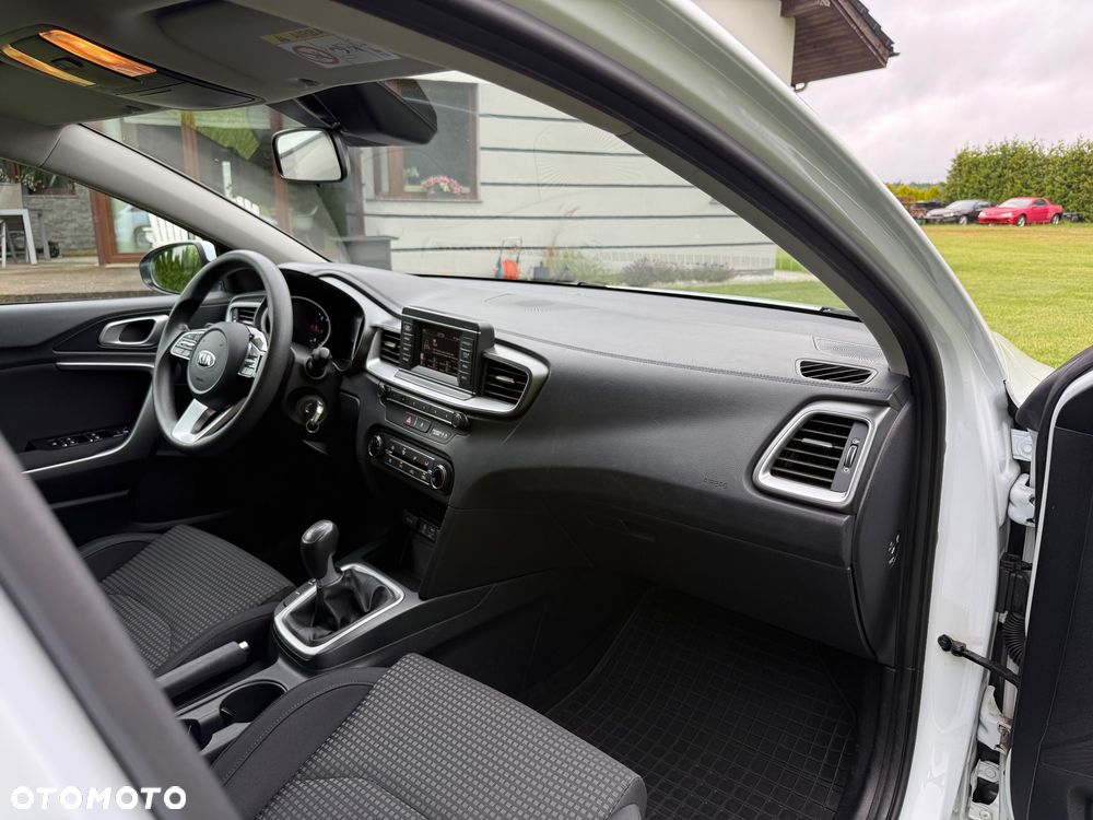 Kia Ceed - 26