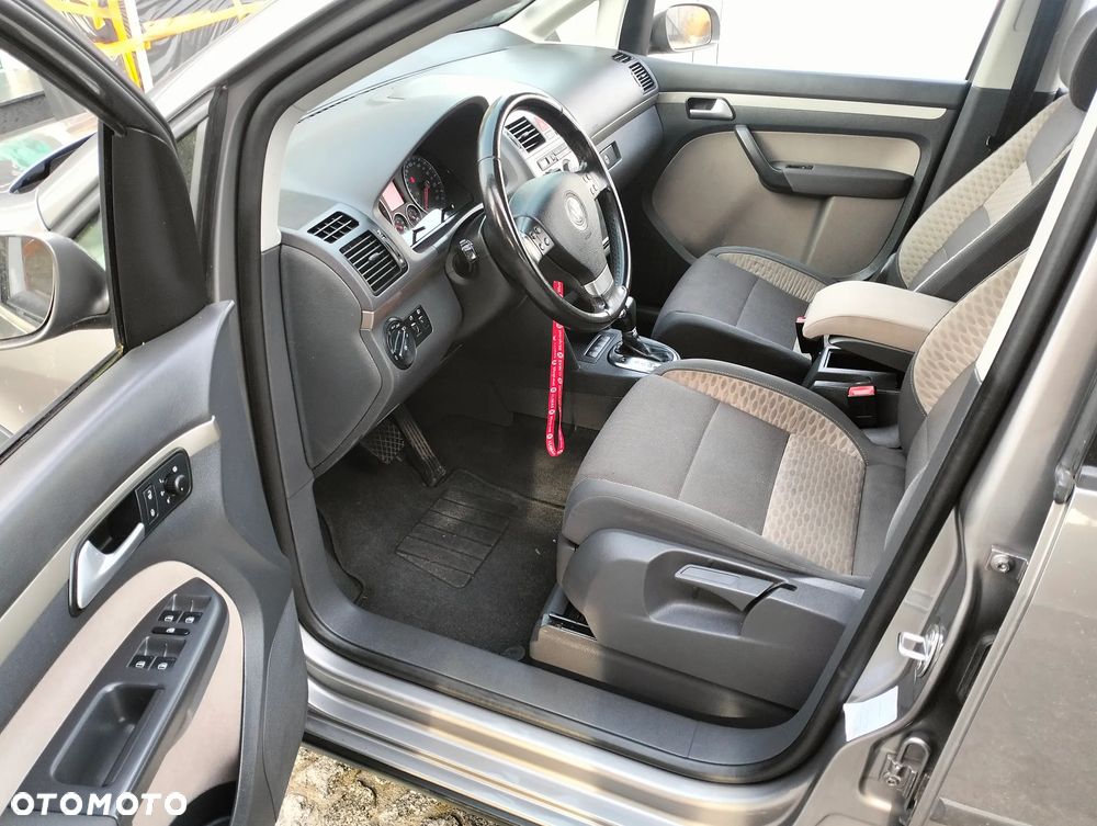 Volkswagen Touran 2.0 TDI DPF Cross DSG - 21