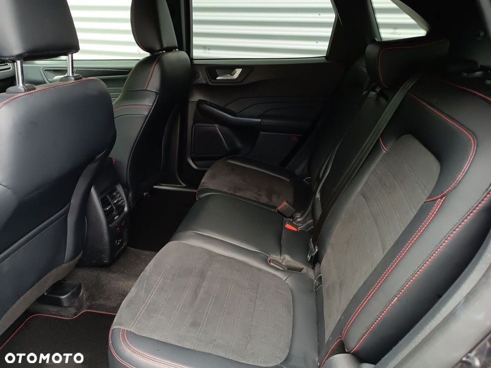 Ford Kuga 1.5 EcoBoost FWD ST-Line X - 36