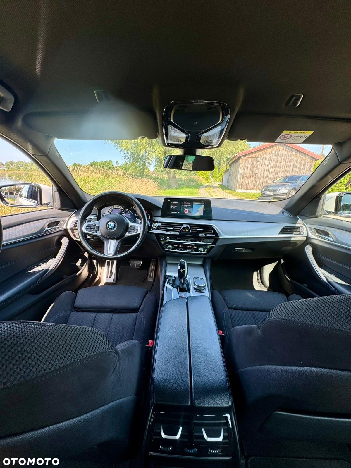 BMW Seria 5 520d xDrive - 14