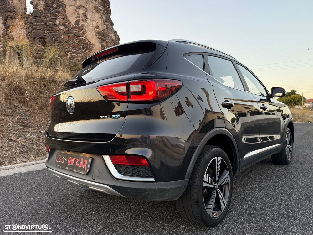 MG ZS - 6