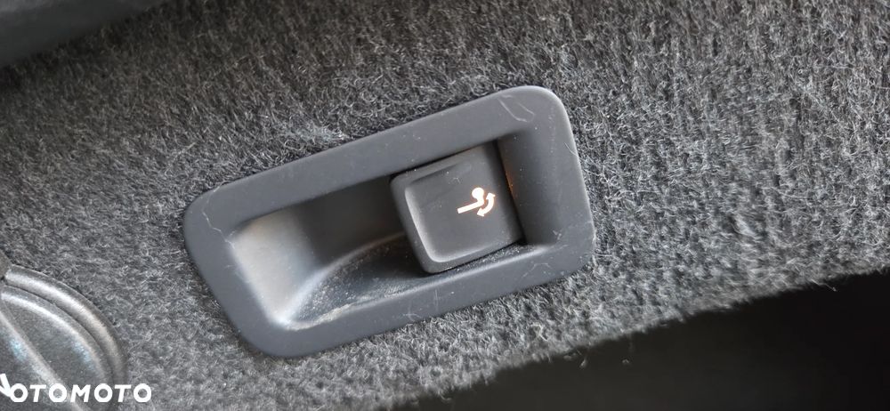 Volkswagen Passat Variant 2.0 TDI DSG (BlueMotion Technology) Comfortline - 22