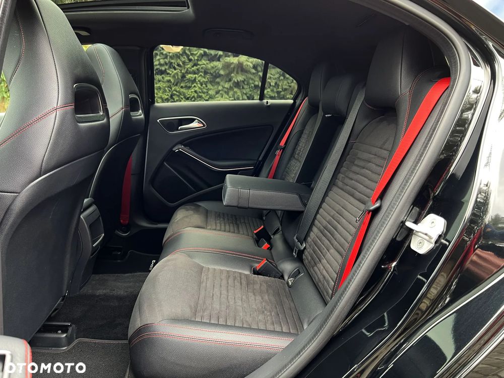 Mercedes-Benz Klasa A AMG 45 4Matic AMG Speedshift 7G-DCT - 22