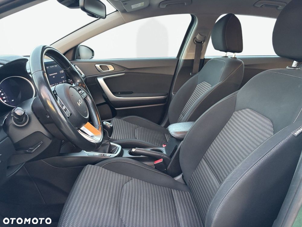 Kia Ceed 1.5 T-GDI M - 10