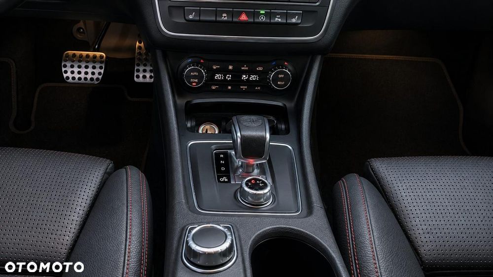 Mercedes-Benz CLA 45 AMG 4Matic 7G-DCT - 12