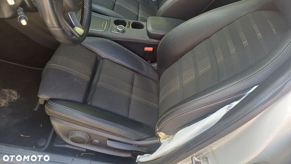 Mercedes-Benz GLA 220 d 4Matic 7G-DCT StreetStyle - 16