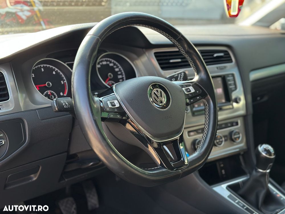 Volkswagen Golf 1.6 TDI BlueMotion Technology Lounge - 15