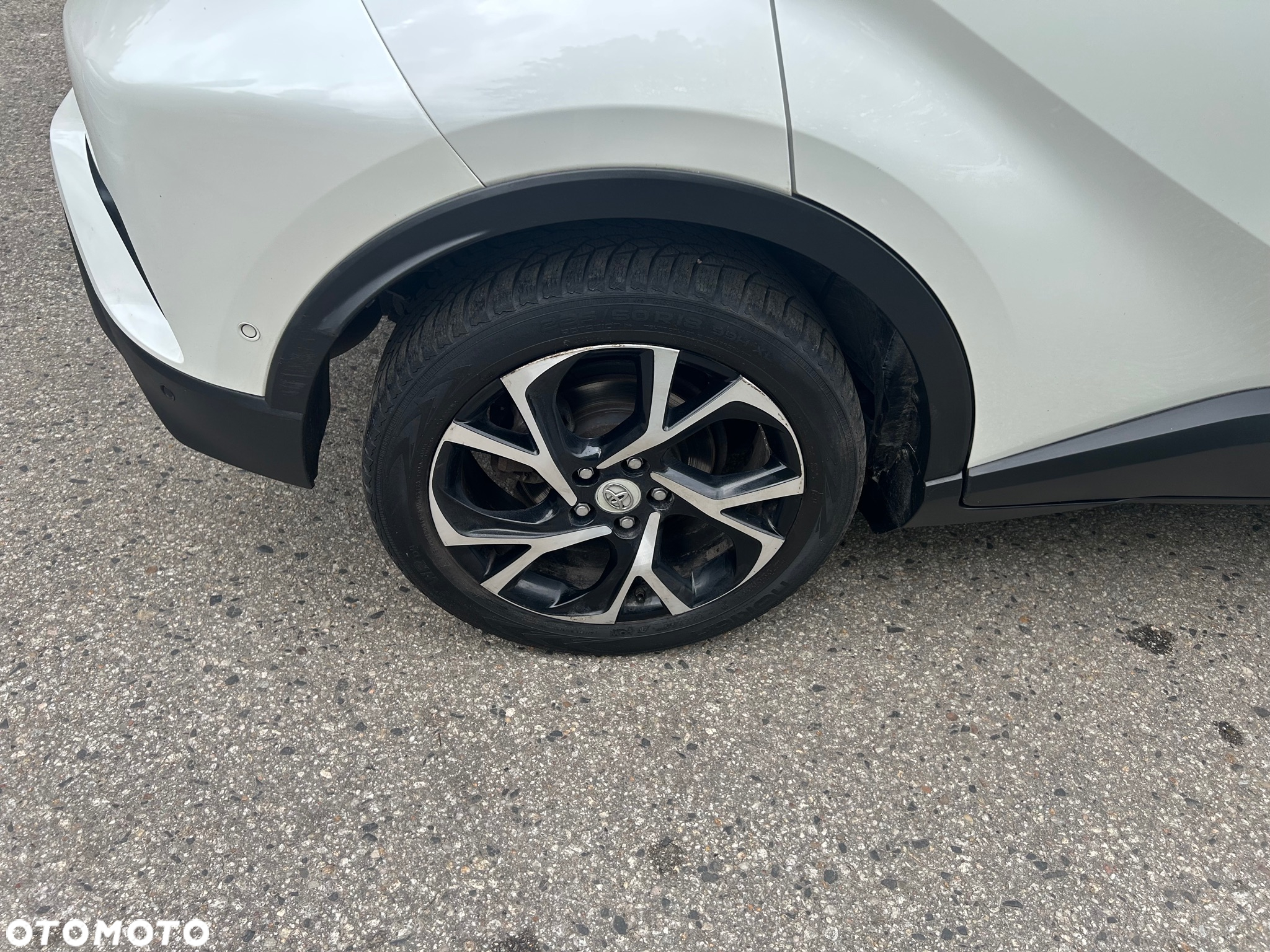 Toyota C-HR 1.2 T Dynamic - 30