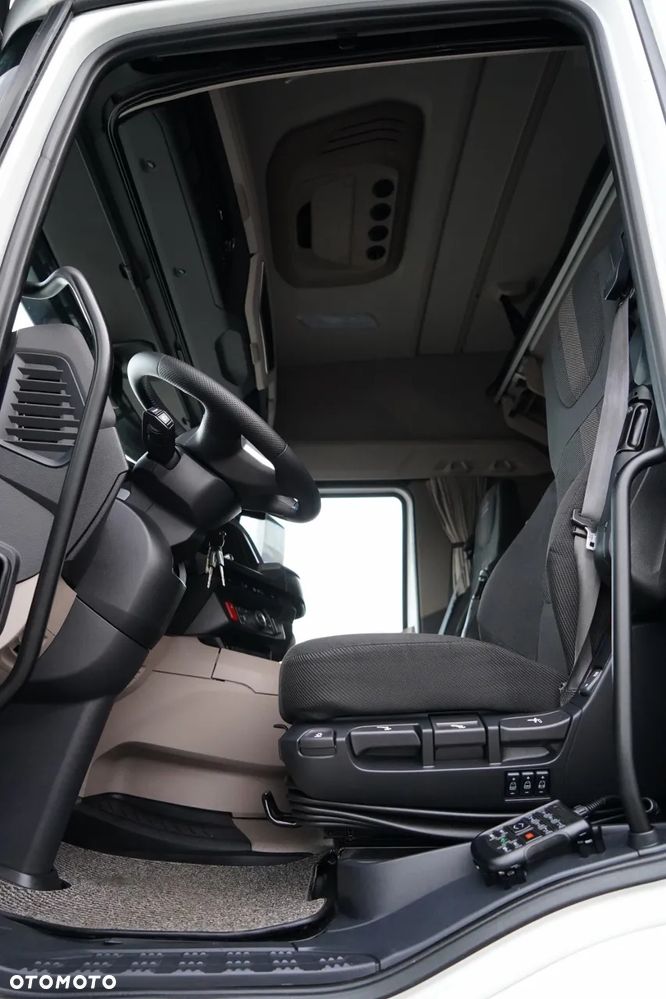 DAF XG 530 / RETARDER / CAŁY NA PODUSZKACH / KLIMA POSTOJOWA / - 22