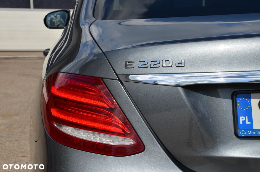 Mercedes-Benz Klasa E 220 d 9G-TRONIC - 30