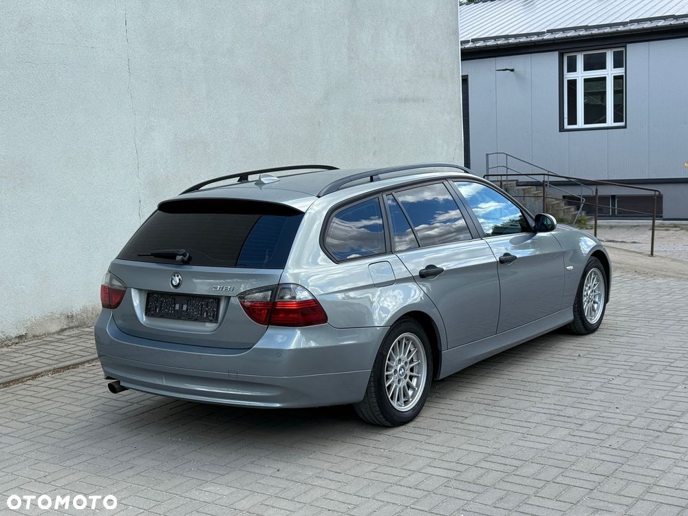 BMW Seria 3 318i - 13