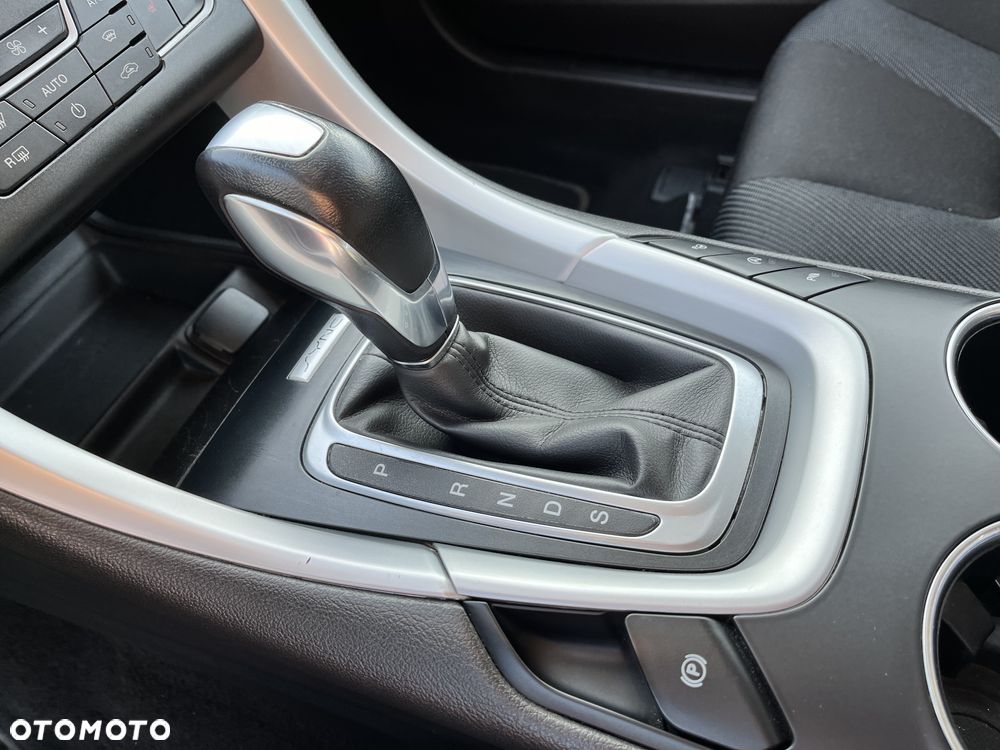 Ford Mondeo 2.0 TDCi Trend PowerShift - 12