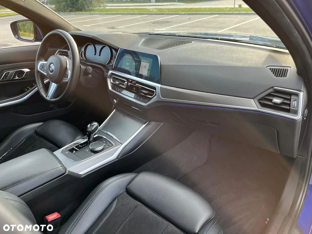 BMW Seria 3 318d M Sport - 28