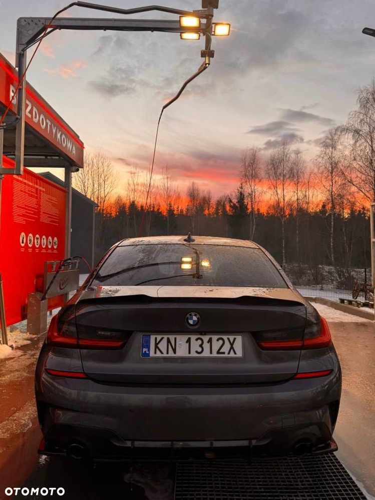 BMW Seria 3 330i xDrive - 4