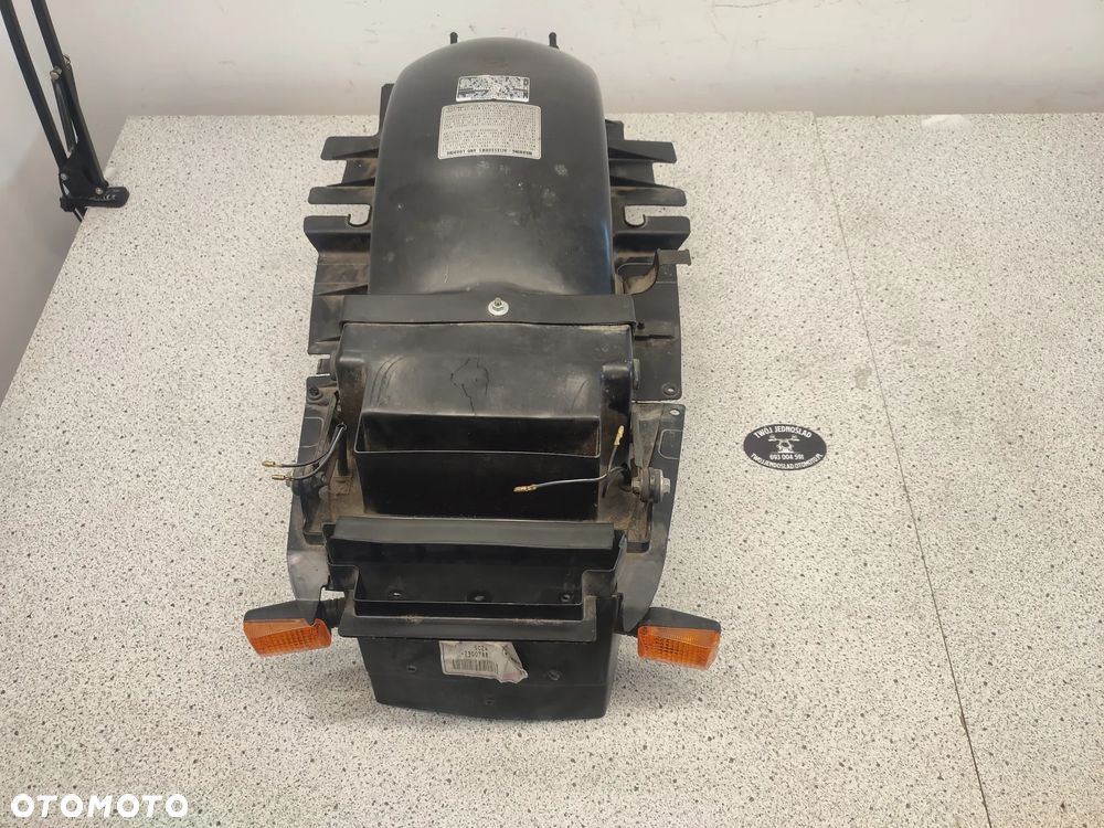 Nadkole, wypełnienie zadupka, kierunkowskazy, mocowanie tablicy rejestracyjnej Honda CBR 1000F CBR1000 F CBR1000F CBR 1000 F SC24 - 1