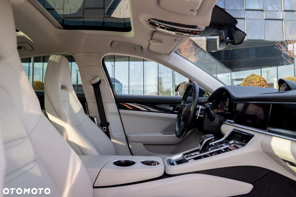 Porsche Panamera 4 E-Hybrid Platinum Edition - 9