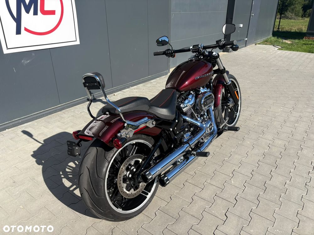 Harley-Davidson Softail Breakout - 4