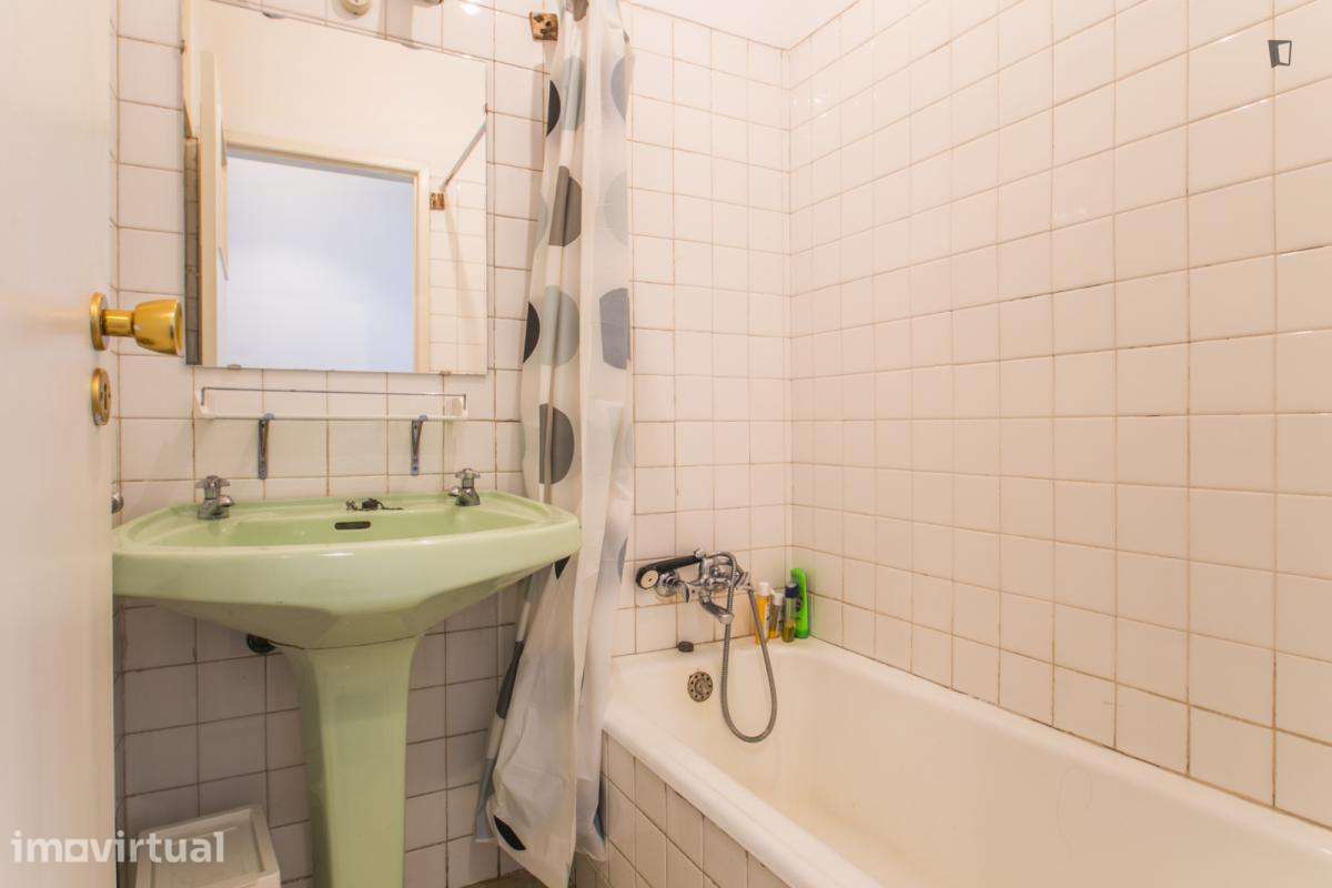 Quarto - localizado em Estrela Lisbon - Grande imagem: 4/13