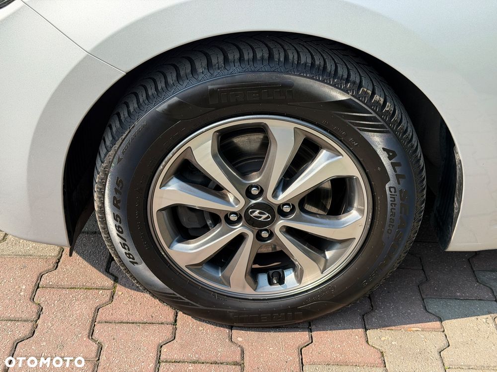 Hyundai i20 blue 1.0 T-GDI Passion Plus - 11