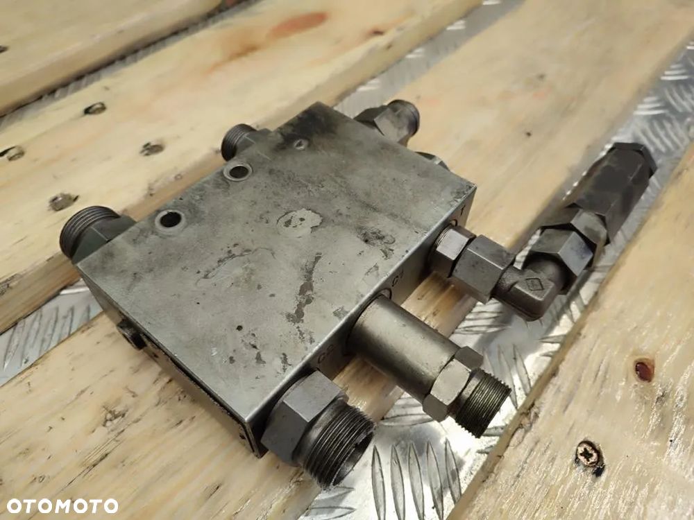 Zawór hydrauliczny R930060779 Rexroth - 3