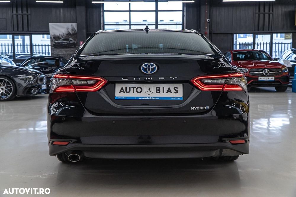 Toyota Camry 2.5 Exclusive - 30