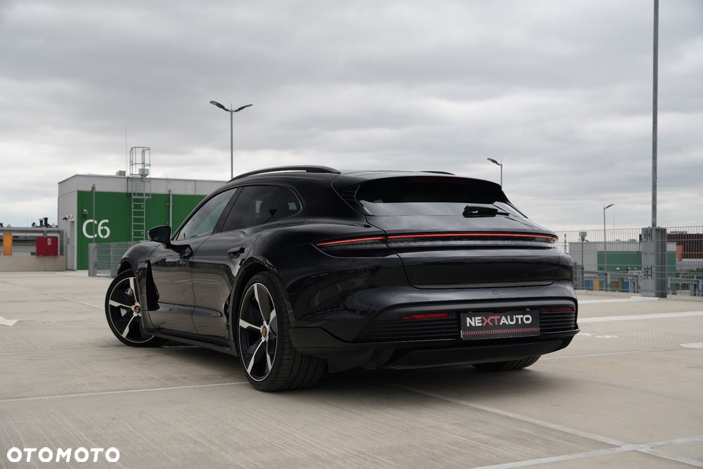 Porsche Taycan Turbo - 9