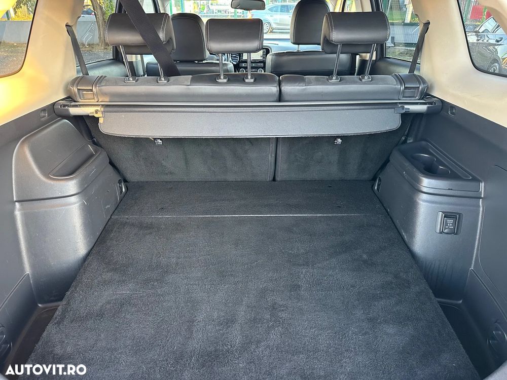 Mitsubishi Outlander 2.0 4WD Plug-In Hybrid Top - 16