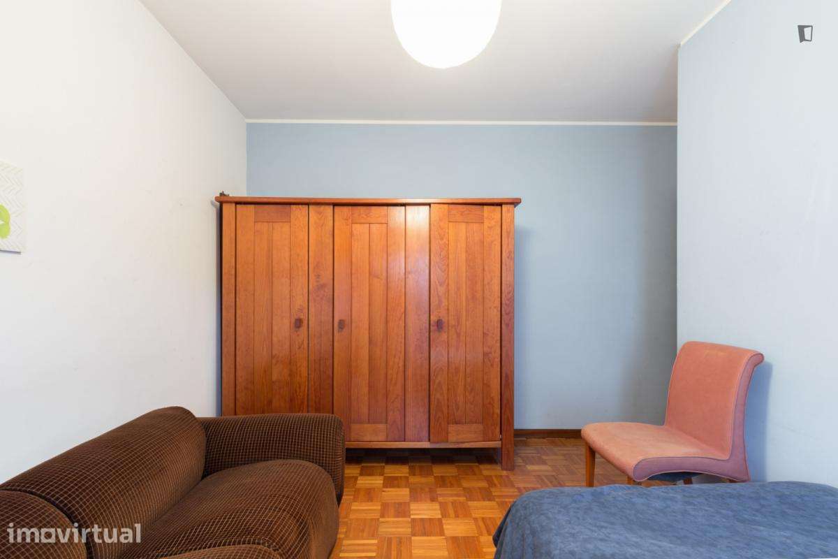 Quarto - localizado em Paranhos Porto - Grande imagem: 4/31