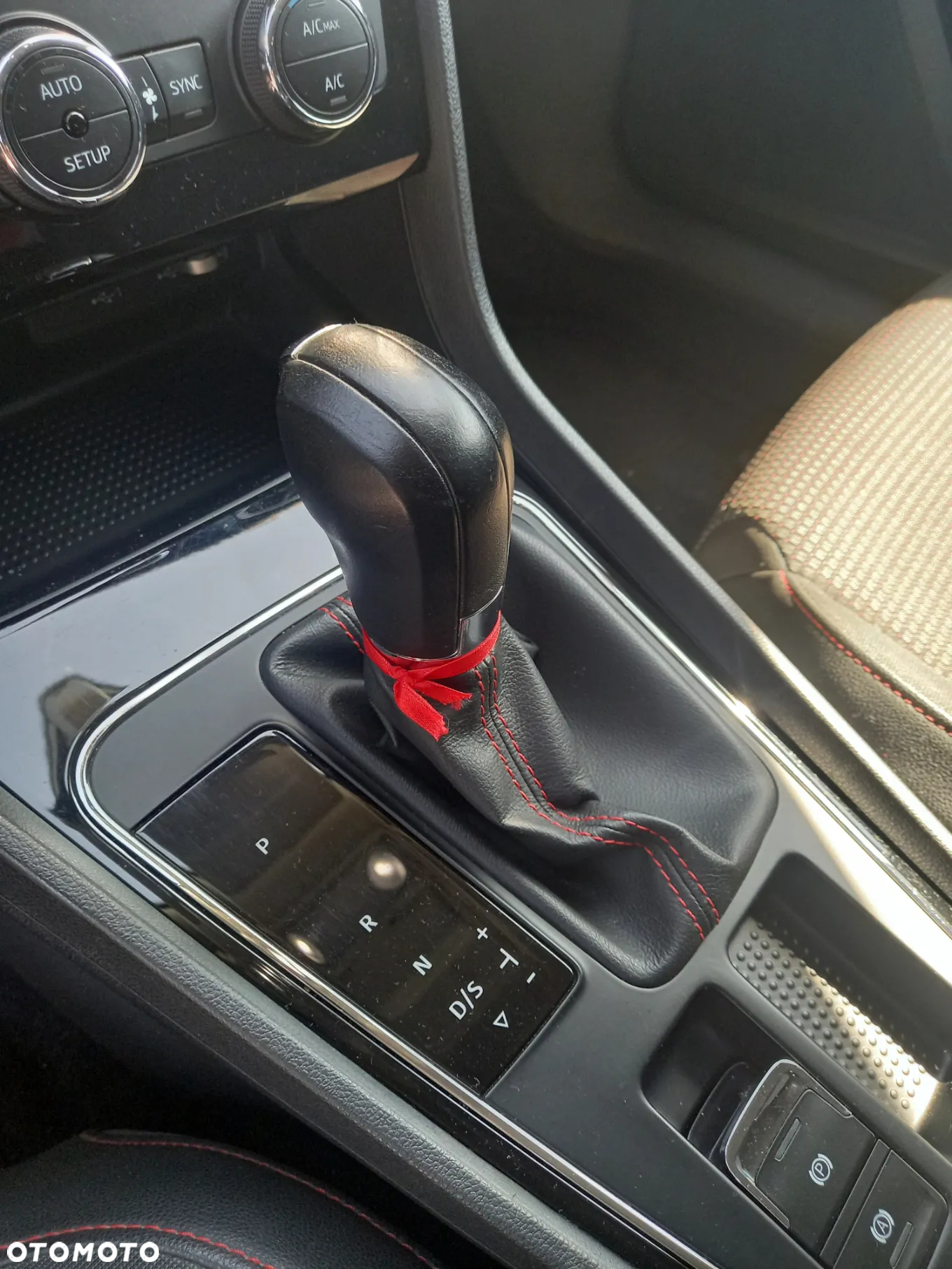 Seat Leon 2.0 TDI DPF Ecomotive DSG FR - 7