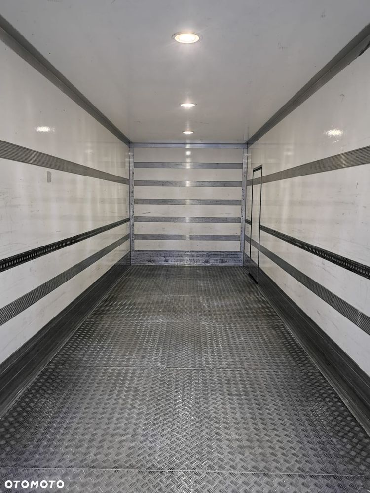 Mercedes-Benz Actros - 13