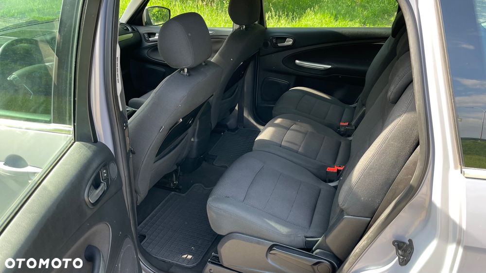 Ford S-Max 2.0 TDCi DPF Ambiente - 13