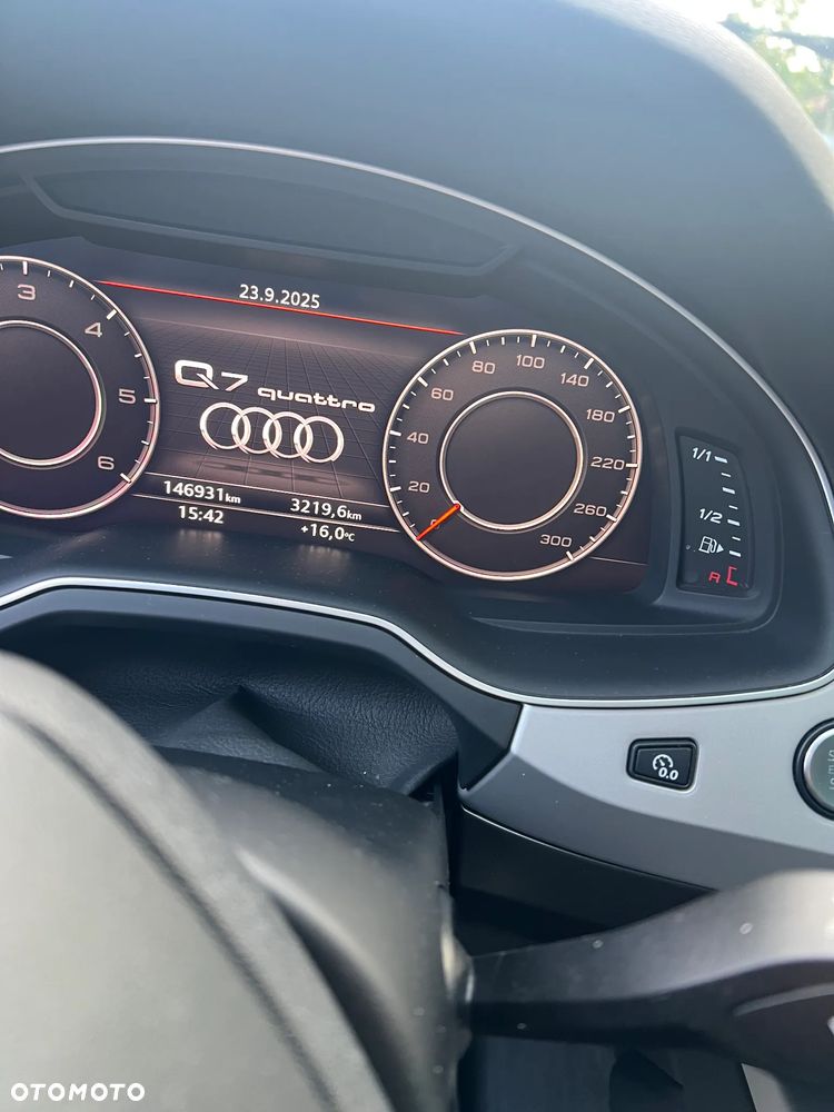 Audi Q7 - 10