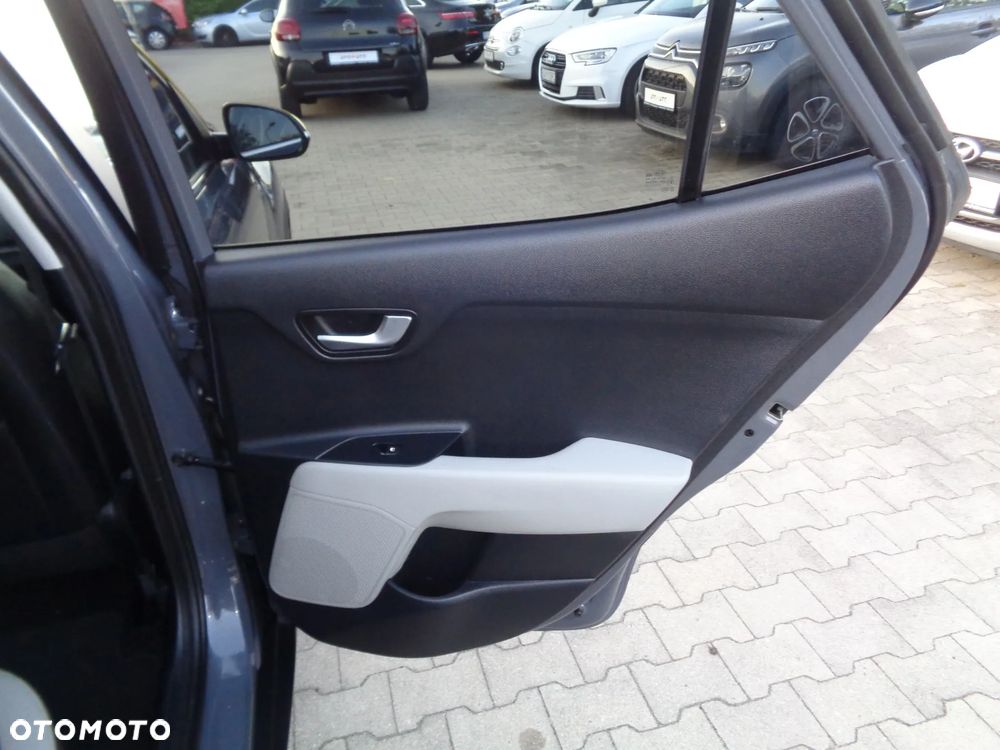 Kia Stonic - 17