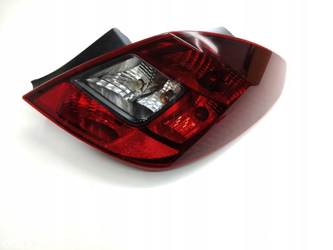 LAMPA PRAWY TYŁ PRAWA TYLNA CORSA D 5D - 1