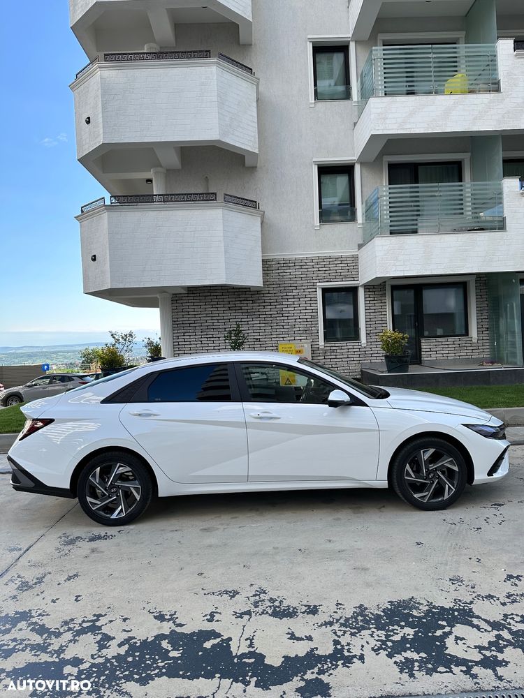 Hyundai Elantra 1.6 l 123 CP CVT Exclusive - 6