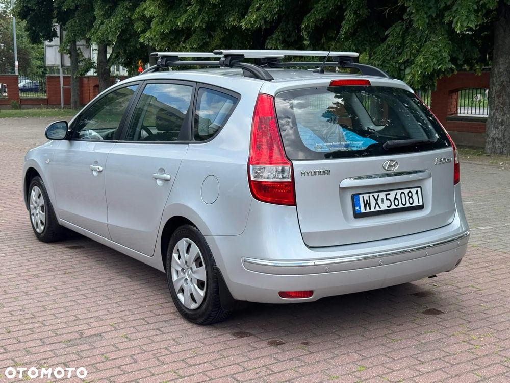 Hyundai i30 1.6 Comfort - 11